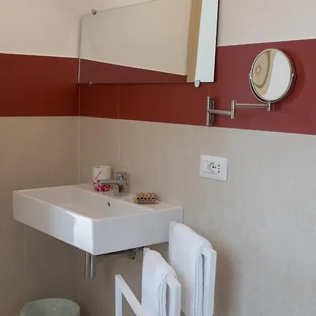 Ych-le Grotte Di Sileno